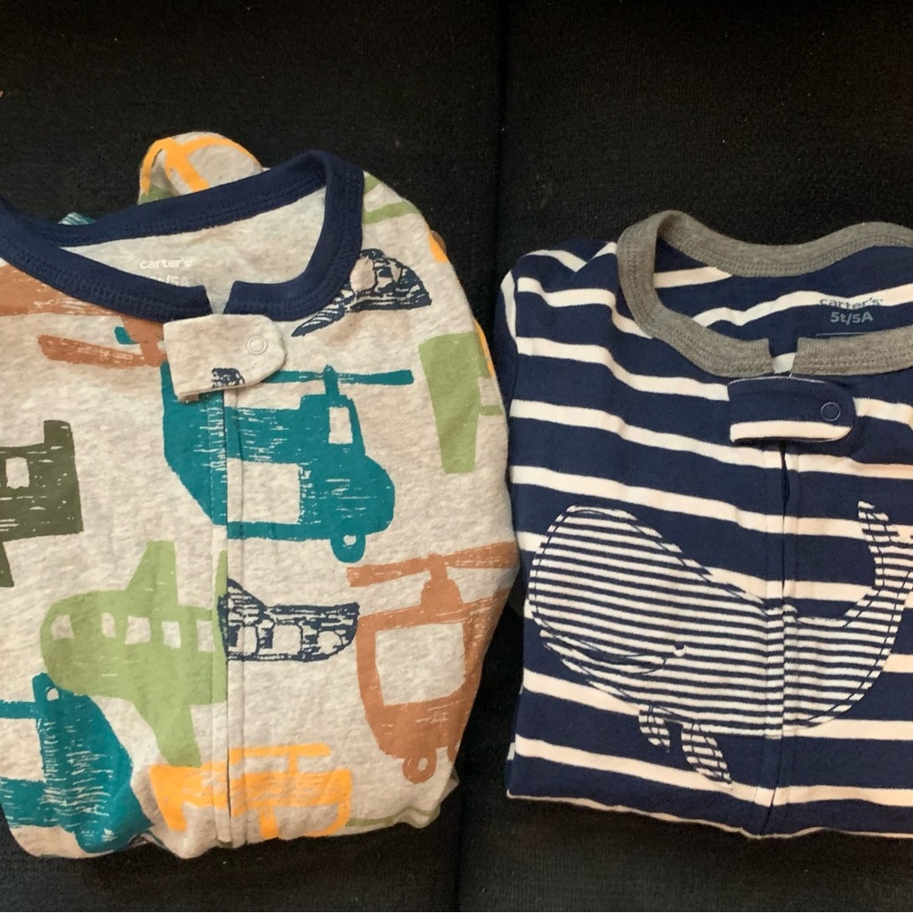 NWT Carter’s size 5T pajamas set of two
